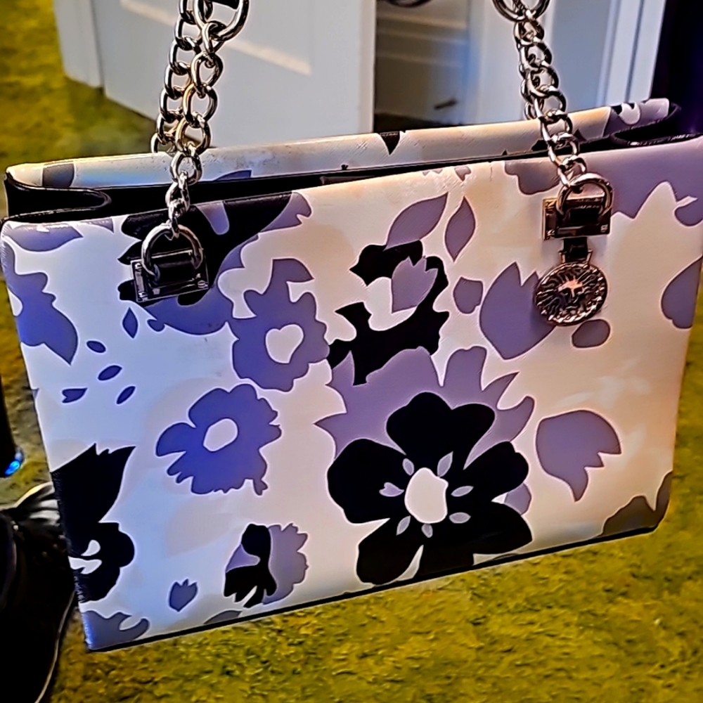 Ann Klien shoulder bag, floral purse.12 inches long, 9 inches high. Great cond